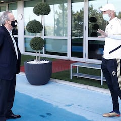 Florentino pasa revista