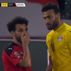 'Jugarreta' de Salah a Mané en la final de la Copa de África