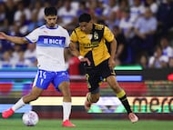 Futbol, Universidad Catolica vs Coquimbo Unido
Fecha 4, Liga de Primera 2026.
El jugador de Universidad Catolica Jimmy Martinez, izquierda, disputa el balon contra Francisco Salinas de Coquimbo Unido durante un partido de primera disputado en el estadio Claro Arena en Santiago, Chile.
21/02/2026
Felipe Zanca/Photosport
Football, Universidad Catolica vs Coquimbo Unido
4tst turn, 2026 First division league.
Universidad CatolicaÕs player Jimmy Martinez, left, vies for the ball against Francisco Salinas of Coquimbo Unido during a first division match at the Claro Arena stadium in Santiago, Chile.
21/02/2026
Felipe Zanca/Photosport