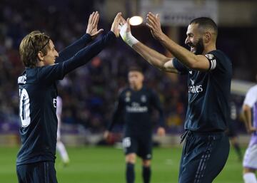 VALLADOLID, SPAIN - MARCH 10:  Luka Modric of Real Madrid celebrates after scoring his team's fourth goal with Karim Benzema during the La Liga match between Real Valladolid CF and Real Madrid CF at Jose Zorrilla on March 10, 2019 in Valladolid, Spain. (P