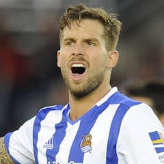 Eusebio pierde a Iñigo Martínez para los próximos tres partidos