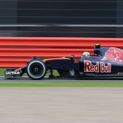 Sainz igualó a Verstappen con el mismo coche, Ricciardo pierde