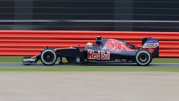 Carlos Sainz con el Toro Rosso en Silverstone.