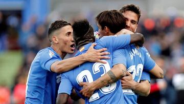 Los jugadores del Getafe celebran el tanto de Damián Suárez.