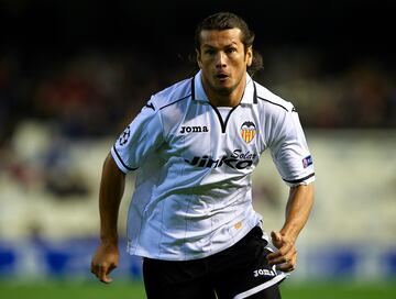 Se le recuerda por aquel gran Hércules pero paraguayo fichó por el Valencia en la temporada 13/14.