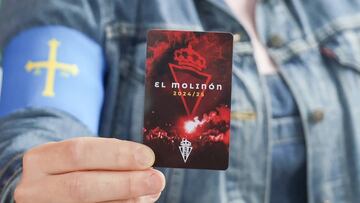 02-08-24. IMAGEN DE UN CARNÉ DE ABONADO DEL SPORTING PARA LA TEMPORADA 2024-2025