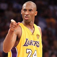 Sale a subasta la camiseta de Kobe Bryant en su etapa del instituto