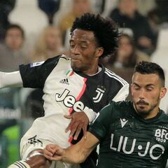 Cuadrado, seguro en defensa en victoria de la Juventus