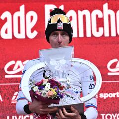 Pogacar: “Hice muy buena preparación durante el invierno”