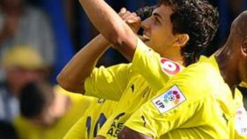 El Villarreal gana al Racing con la pegada de sus delanteros