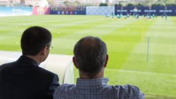 Despu¨¦s de la derrota en Granada, los jugadores del Barcelona han recibido la visita del presidentedel club, Josep Maria Bartomeu.