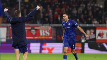 Soccer Football - Champions League - FC Salzburg v GNK Dinamo Zagreb - Red Bull Arena Salzburg, Salzburg, Austria - October 23, 2024 GNK Dinamo Zagreb's Raul Torrente celebrates after Bruno Petkovic scores their second goal REUTERS/Gintare Karpaviciute