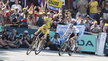 Jonas Vingegaard enfila la llegada de Saint Gervais Mont Blanc con Tadej Pogacar a rueda, en la 15ª etapa del Tour de Francia.