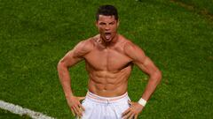 LISBON, PORTUGAL - MAY 24:  Cristiano Ronaldo of Real Madrid celebrates scoring their fourth goal from the penalty spot during the UEFA Champions League Final between Real Madrid and Atletico de Madrid at Estadio da Luz on May 24, 2014 in Lisbon, Portugal.  (Photo by Lars Baron/Getty Images)