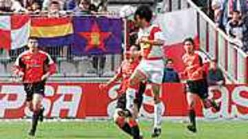 <b>EFECTIVIDAD</B>. Pablo Sanz es uno de los ocho jugadores del Rayo que ha marcado con la testa.