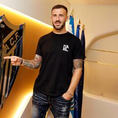 El Málaga hace oficial el fichaje de Dioni hasta 2025