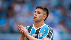 Aravena lucha para revertir su situación en Brasil: mensaje al DT