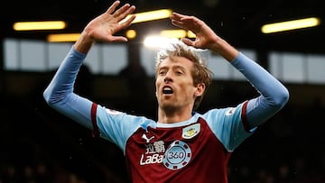 Soccer Football - Premier League - Burnley v Crystal Palace - Turf Moor, Burnley, Britain - March 2, 2019 Burnley's Peter Crouch reacts after a missed chance Action Images via Reuters/Jason Cairnduff EDITORIAL USE ONLY. No use with unauthorized au