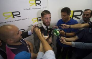 La inauguración de RR Soccer Management Agency en Sevilla contó con la presencia de Sergio Ramos y numerosas personalidades del mundo del fútbol.