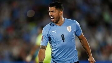 Luis Suárez celebra un gol con Uruguay.