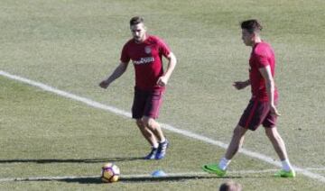 Simeone tiene dudas para el once inicial ante el Barcelona.