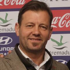 "Trabajamos con tranquilidad, pero convencidos de que haremos una gran plantilla"