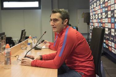 Ernesto Valverde: "En la medida de lo posible, ficharemos"