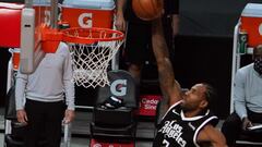 Jan 10, 2021; Los Angeles, California, USA; LA Clippers forward Kawhi Leonard (2) dunks the ball in the third quarter against the Chicago Bulls for his 10,000th career point at Staples Center. Mandatory Credit: Kirby Lee-USA TODAY Sports