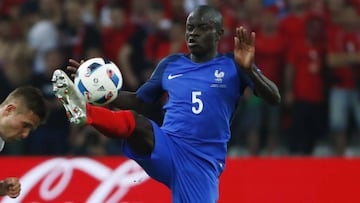 Kanté está brillando con Francia por su gran despliegue en el centro del campo.