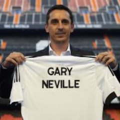 Gary Neville: "Todo entrenador ha tenido un primer día"