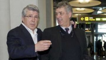 Ángel Villar, presidente de la Federación, y Enrique Cerezo, del Atlético, mantienen una muy buena sintonía. La RFEF ha financiado al club rojiblanco, que ha ido haciendo frente a la deuda con los ingresos que el equipo ha generado en las competiciones europeas.