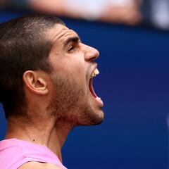 Alcaraz se da un paseo por las nubes hasta las semifinales
