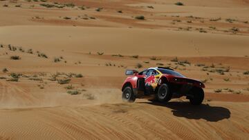 Rallying - Dakar Rally - Stage 10 - Haradh to Shaybah - Saudi Arabia - January 11, 2023 Bahrain Raid Xtreme's Sebastien Loeb and co-driver Fabian Lurquin in action during stage 10 REUTERS/Hamad I Mohammed