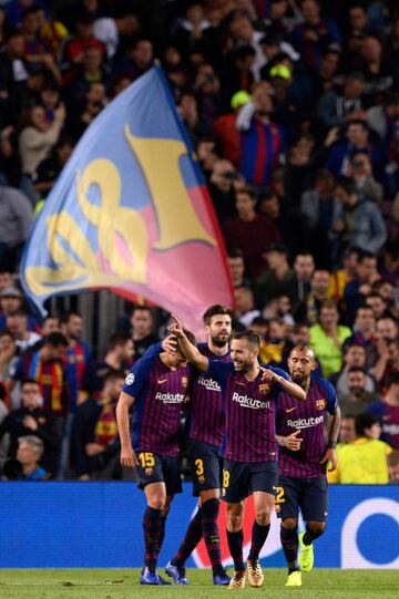 2-0. Jordi Alba celebr¨® el segundo gol.