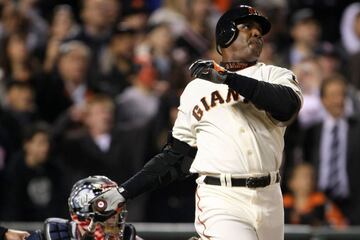 Es uno de los toleteros más importantes de los San Francisco Giants y es uno de los máximos honroneros en la historia de la MLB