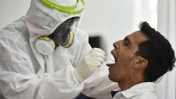 La curva de contagio del coronavirus en Colombia sigue creciendo. Estos son los casos positivos de COVID-19 y los datos de muertes de este 18 de julio.