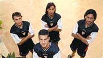 <b>MURALLA DEFENSIVA</B>. Con Aitor Ocio, Pablo Alfaro, Javi Navarro y el canterano Óscar, Caparrós tiene asegurada línea defensiva de su equipo.