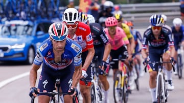 CUITU NEGRO, 01/09/2024.- El ciclista español Mikel Landa durante la decimoquinta etapa de la Vuelta ciclista a España disputada este domingo entre Infiesto y Cuitu Negru, con 143 kilómetros de recorrido. EFE/Javier Lizón