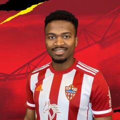 El Almería hace oficial de madrugada la cesión de Kaptoum