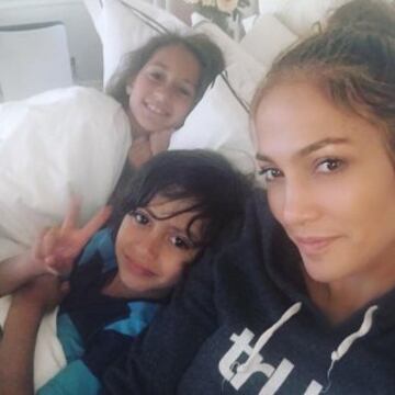 Es madre de dos hijos mellizos de 8 a?os, Maximilian David Mu?iz y Emme Maribel Mu?iz, con su ex pareja Marc Anthony. 
@jlo