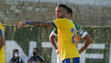 El C¨¢diz, sin Negredo y Akapo para el duelo ante el Granada