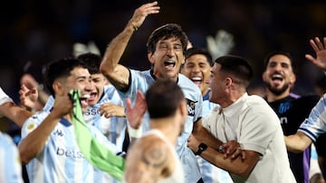 Soccer - Argentina - Argentine Primera Division - Torneo Clausura - Boca Juniors v Racing Club - Estadio La Bombonera, Buenos Aires, Argentina - December 7, 2025 Racing Club coach Gustavo Costas celebrates after the match REUTERS/Agustin Marcarian TPX IMAGES OF THE DAY