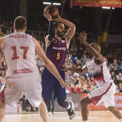El Barça obliga a un hincha del Zaragoza a quitarse la camiseta