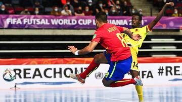 Adolfo no distingue rivales: triplete ante Angola y líderes