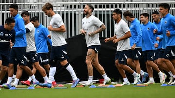 Sergio Ramos durante un entrenamiento con Rayados.