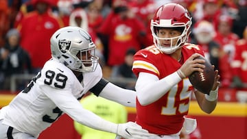 La &uacute;nica derrota en lo que va de la campa&ntilde;a para los Chiefs vino en la Semana 5, cuando Derek Carr y Pat Mahomes se combinaron para 687 yardas y cinco pases de anotaci&oacute;n.