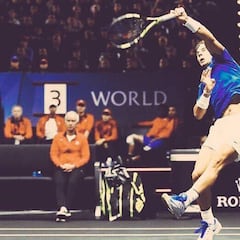 Federer bromea con Nadal: "Debería vigilar mi espalda"