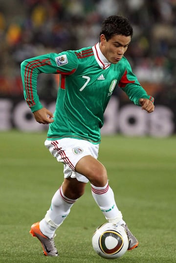 Aunque no fue titular indiscutible en Sudáfrica 2010, cada vez que entraba al campo era determinante gracias a su velocidad. Su actuación lo llevó al West Ham de Inglaterra. Dos años después regresó al Fútbol Mexicano.