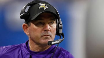 DETROIT.MI - NOVEMBER 24: Head coach head coach Mike Zimmer of the Minnesota Vikings watches his team against the against the Minnesota Vikings at Ford Field on November 24, 2016 in Detroit, Michigan. Gregory Shamus/Getty Images/AFP
== FOR NEWSPAPERS, INTERNET, TELCOS & TELEVISION USE ONLY ==