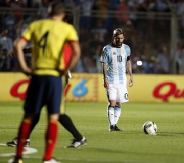 La Selección Argentina venció 3-0 a Colombia en San Juan, resultado que deja a la tricolor sexta en la tabla con 18 puntos.